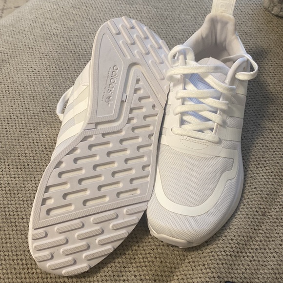 Adidas, youth 7 - Picture 3 of 4